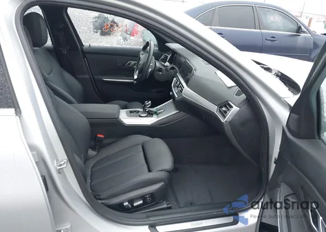 2021 BMW 330I xDrive z USA, uszkodzony, nr VIN WBA5R7C0XMFK87119